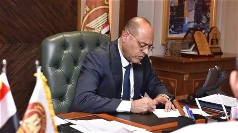 محمد جبران يعلن ضوابط جديدة لتوثيق عقود العمل.. إليك التفاصيل