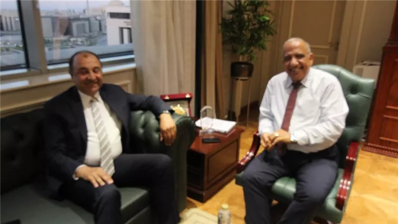 مباحثات مكثفة بين الكهرباء وقطاع الأعمال العام للتعاون في الصناعات كثيفة الاستهلاك
