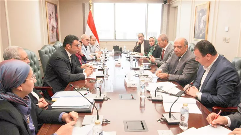 مباحثات مكثفة بين الكهرباء والإسكان لدعم التوسع في استخدامات الطاقة المتجددة بالمدن الجديدة