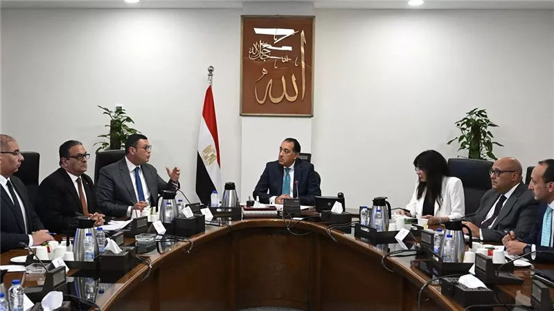 رئيس الوزراء يتابع تسليم وحدات موظفي العاصمة الإدارية