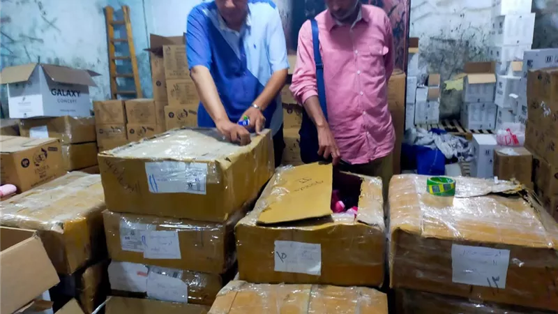 الجيزة تضبط 15 طن دقيق مدعم و82 ألف عبوة تجميل فاسدة بهذه المناطق