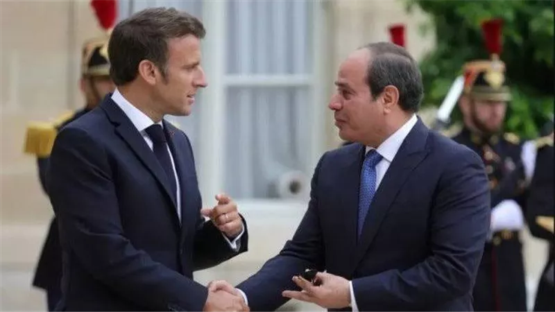 السيسي يتلقى اتصالًا من ماكرون: دعم فرنسي للمساعي المصرية في غزة وترحيب بالاعتراف بالدولة الفلسطينية