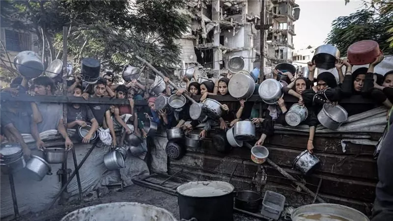 التحرير الفلسطينية .. تطالب بعقوبات دولية لوقف الإبادة ورفع حصار غزة