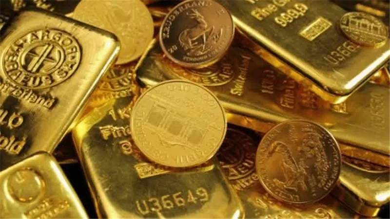 هبوط جديد في أسعار الذهب لأدنى مستوى منذ مايو وسط تراجع عالمي في الطلب