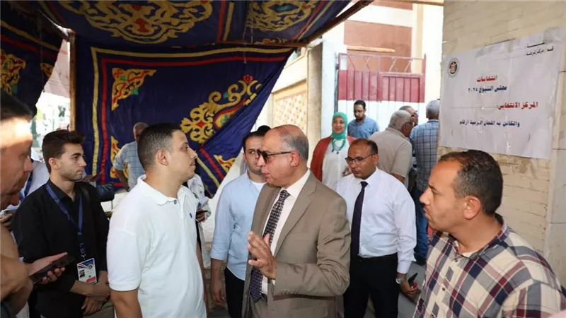 محافظ المنيا يشيد بإقبال المواطنين في انتخابات الشيوخ: 