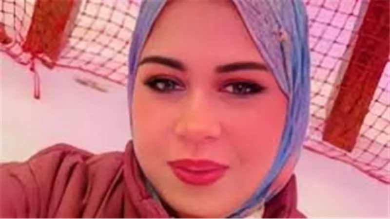 أم عمر فراولة.. من بيع الفاكهة إلى السجن بسبب فيديوهات التيك توك
