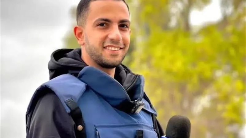 الصحفي الفلسطيني أنس الشريف.. حكاية صوت الحقيقة الذي أسكته الاحتلال