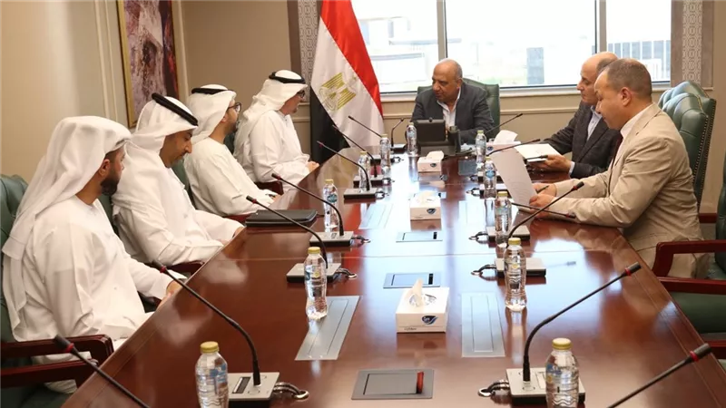 وزير الكهرباء يبحث مع «مصدر» خطة التحول الطاقي وتنفيذ مشروعات الطاقة المتجددة