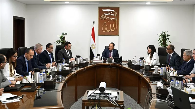 رئيس الوزراء يتابع مشروعات تحلية مياه البحر وخطط التنفيذ المستقبلية