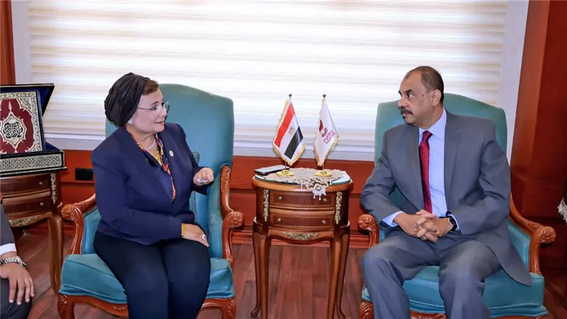 محافظ سوهاج يستقبل نائب وزير الصحة والسكان الدكتورة عبلة الألفي