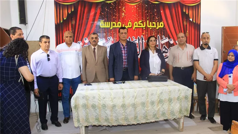 مدير تعليم سوهاج يفتتح معرض النشاط الصيفي لتنمية القدرات الصحفية ومسابقة الكاريكاتير