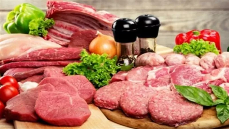 استقرار أسعار اللحوم والدواجن والأسماك مع تفاوت بين المنافذ والأسواق