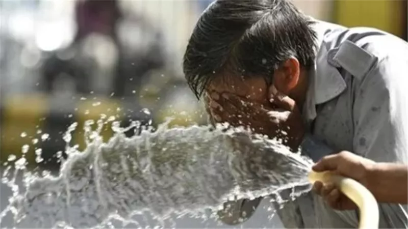 انخفاض بدرجات الحرارة غدًا واضطراب بحركة الرياح ..العظمى في القاهرة 32 درجة