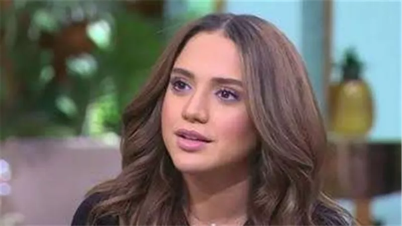 بعد تعرضها لأزمة صحية.. القصة الكاملة لرنا رئيس ويسري علي والزواج المفاجئ