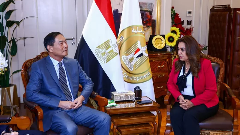 وزيرة التنمية المحلية: حريصون على تبادل التجارب والخبرات مع وزارة الطوارئ الصينية