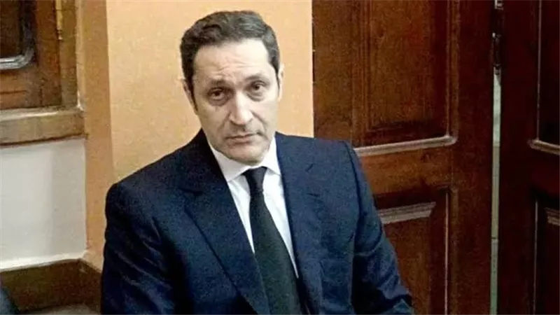 علاء مبارك يسخر من ضرب إسرائيل لقطر ويصف المشهد بـ