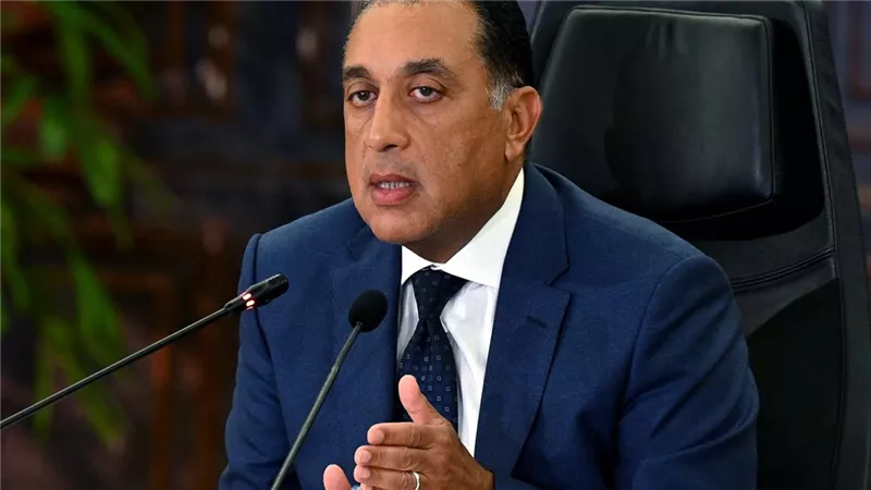 رئيس الوزراء يستعرض تقريرا من اتحاد الغرف التجارية بشأن مبادرة خفض الأسعار