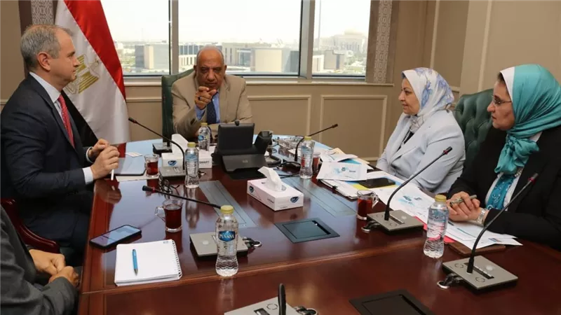 مباحثات وزير الكهرباء مع مسئولي الكازار الإماراتية زيادة الاستثمارات بمجالات الطاقة المتجددة