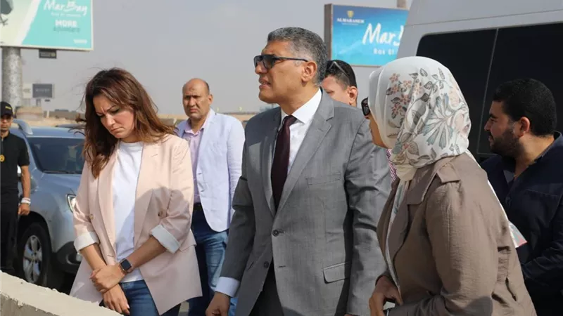 محافظ الجيزة يكشف مستجدات أعمال تطوير مطار سفنكس والطريق الصحراوي.. صور