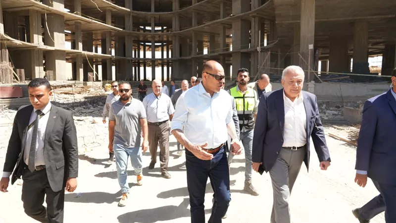 وزير العمل يقود حملات تفتيش بالعاصمة الإدارية.. صور