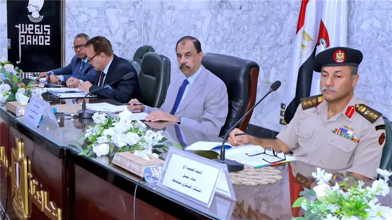 اجتماع المجلس التنفيذي بسوهاج..المحافظ يشدد على متابعة ملفات التصالح والتقنين وإزالة التعديات
