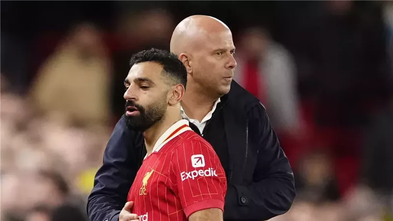 سلوت: ما يمر به محمد صلاح لحظة صعبة للجميع في ليفربول