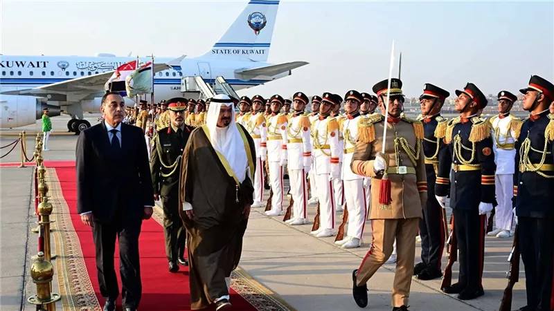 مدبولي يستقبل رئيس وزراء الكويت لبحث تعزيز التعاون والعلاقات بين البلدين
