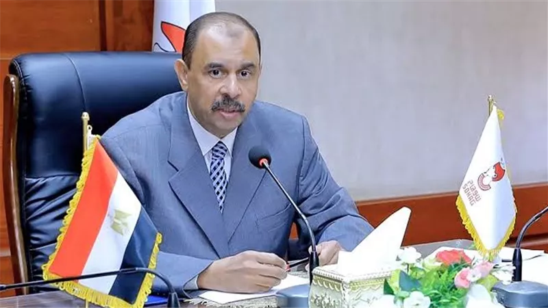 محافظ سوهاج يتابع استكمال كوبري مشاة الثلاث كباري تمهيدًا لافتتاحه