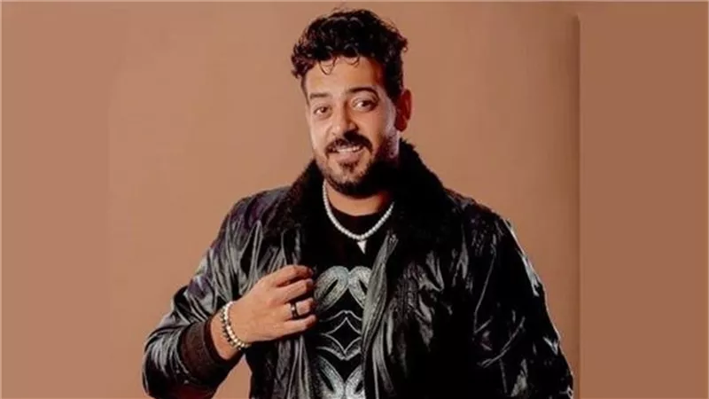 القصة الكاملة لحادث الفنان الشعبي إسماعيل الليثي بعد تصدره التريند