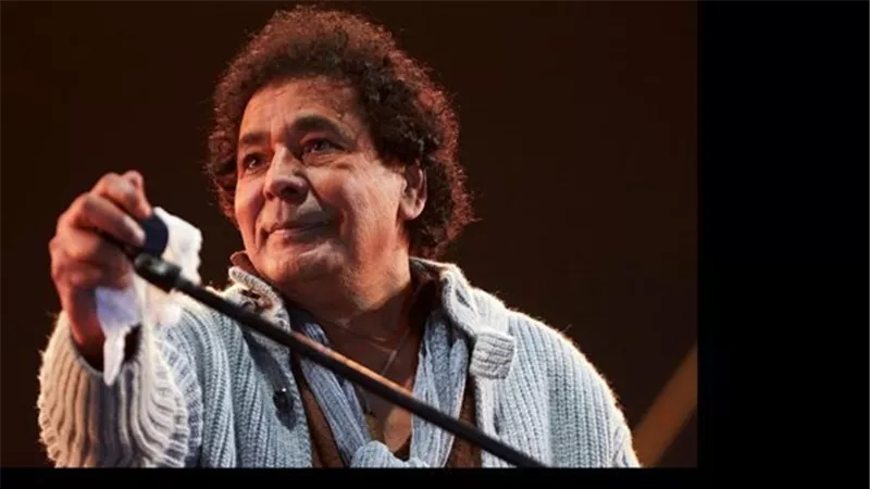 حقيقة تدهور الحالة الصحية للفنان محمد منير.. مصدر يحسم الجدل