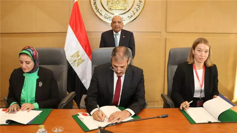  وزير الكهرباء يشهد توقيع اتفاقية بين مصر وألمانيا لتمويل خطوط ربط محطتين للرياح