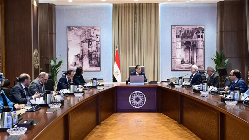 رئيس الوزراء يستعرض سُبل تعزيز إيرادات الهيئة القومية للتأمين الاجتماعي
