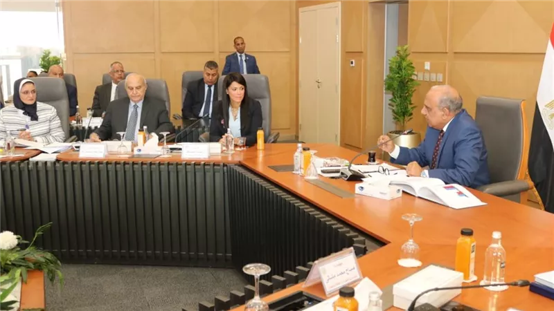 وزير الكهرباء يترأس اجتماع الجمعية العامة للشركة المصرية للنقل بحضور وزيرة التخطيط
