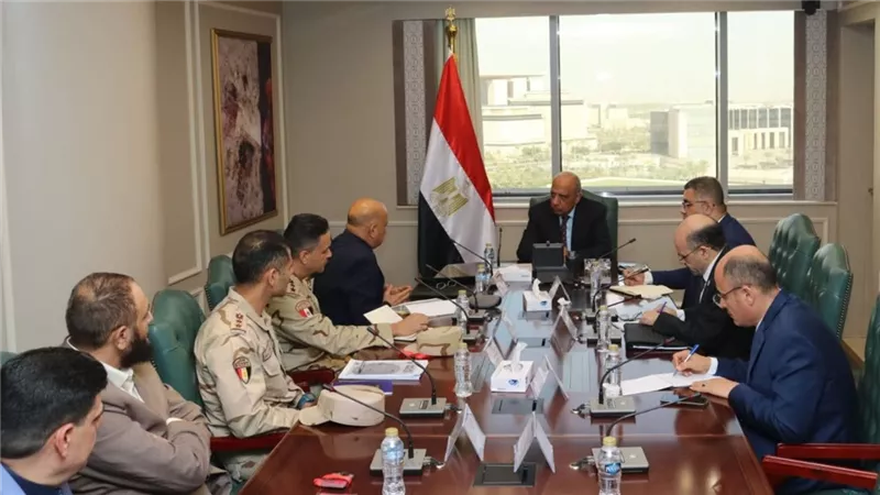 وزير الكهرباء يجتمع برؤساء الشركة المصرية للتعدين والجهاز التنفيذي للإشراف على مشروعات المحطات النووية