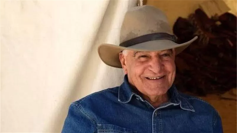 زاهي حواس ينفي شائعات 