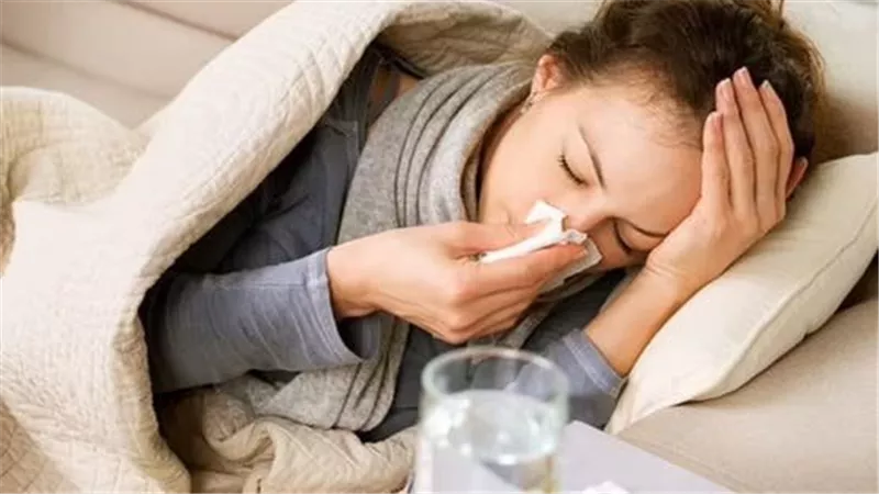 الصحة توضح حالات الإصابات التنفسية التي تستدعي الحجز بالمستشفيات.. دليل إرشادي للتعامل مع الإنفلونزا والأمراض الصدرية الحادة