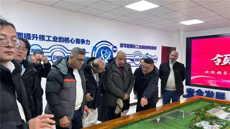  وزير الكهرباء يزور منجم للخامات ومصنع استخلاص العناصر الاستراتيجية بالصين
