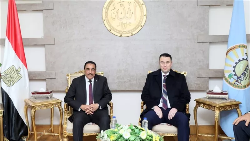 رئيس هيئة المحطات النووية يلتقي محافظ مطروح لدعم مشروع الضبعة النووي