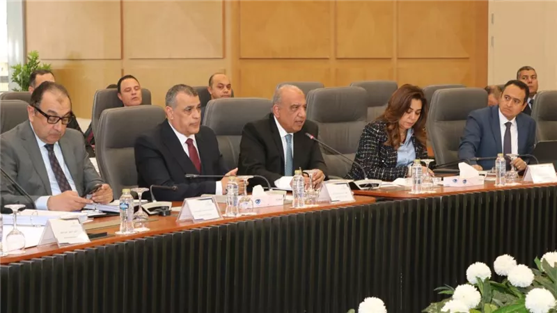 وزير الكهرباء يرأس اجتماع المجلس الأعلى للطاقة لمتابعة ضوابط توفير الطاقة للمشروعات الصناعية