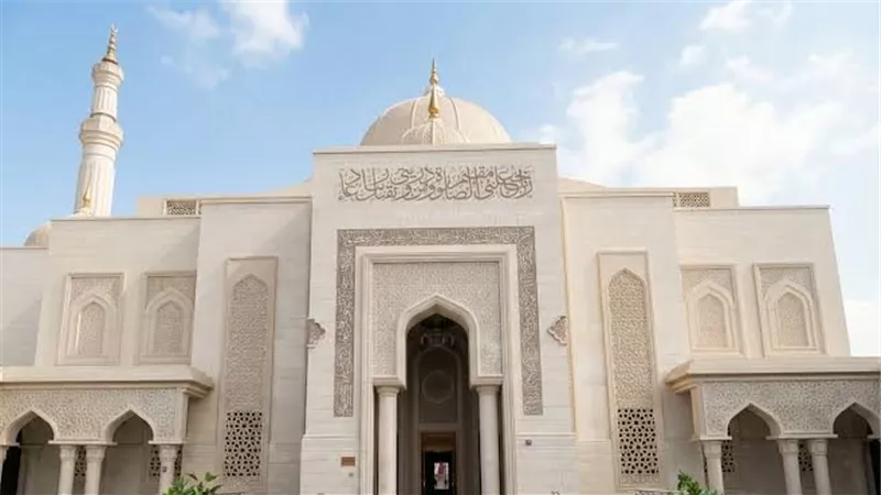 بعد أداء الرئيس السيسي صلاة الفجر رسميًا.. معلومات عن مسجد العزيز الحكيم