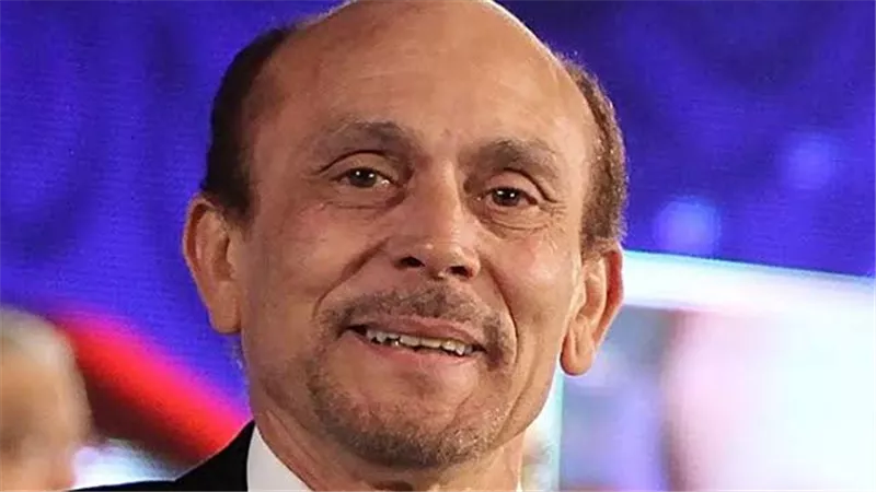 تعرض الفنان محمد صبحي لأزمة صحية مفاجئة ونقله إلى المستشفى