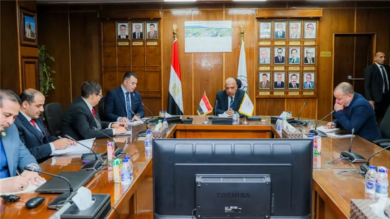 وزير الكهرباء يجتمع برئيس هيئة المحطات النووية والقائمين على مشروع محطة الضبعة