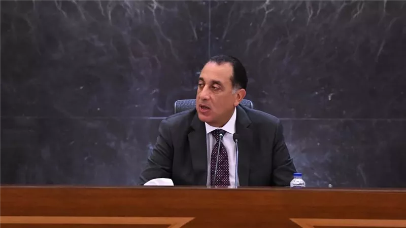 مدبولي يناقش توطين صناعة السيارات وتعزيز جاذبية المناطق الحرة