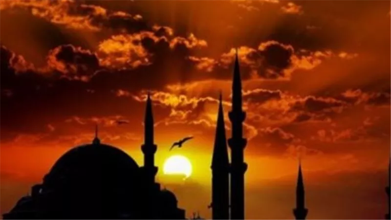 الخميس العاصف .. رياح قوية واضطراب الملاحة وحذر للسائقين والصيادين