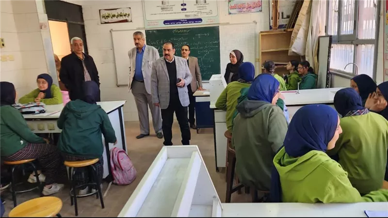 وكيل تعليم سوهاج يتابع انتظام الدراسة بعدد من مدارس إدارة سوهاج التعليمية