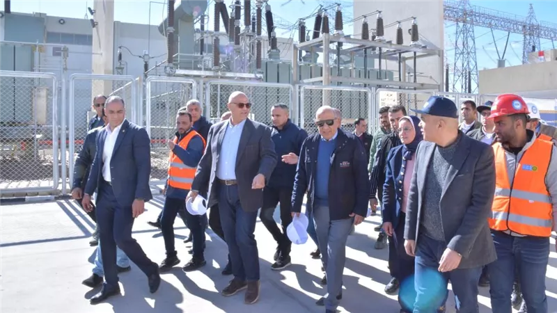 وزير الكهرباء ومحافظ الإسكندرية يتفقدان محطة محولات برج العرب الترفيهية ويشهدان وضع الجهد وإطلاق التيار الجديد
