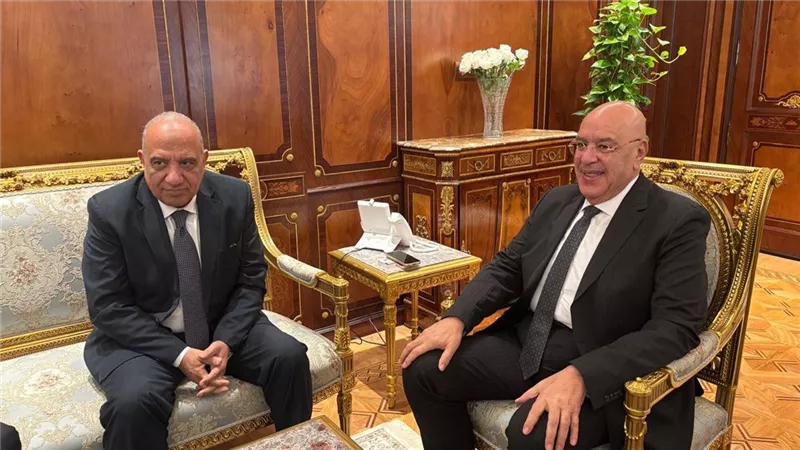 وزير الكهرباء يلتقي رئيس البرلمان لشرح استراتيجية العمل لضمان أمن واستدامة الطاقة الكهربائية