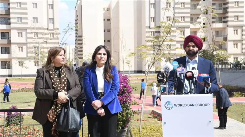 رئيس مجموعة البنك الدولي يزور وحدات مبادرة 