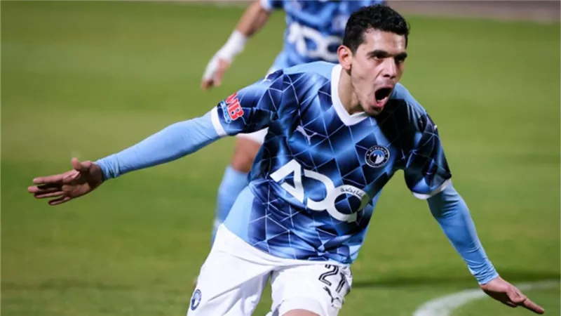إصابة محمد حمدي تُقلق بيراميدز.. ونقله للمستشفى بعد بلع اللسان في مباراة بتروجت 