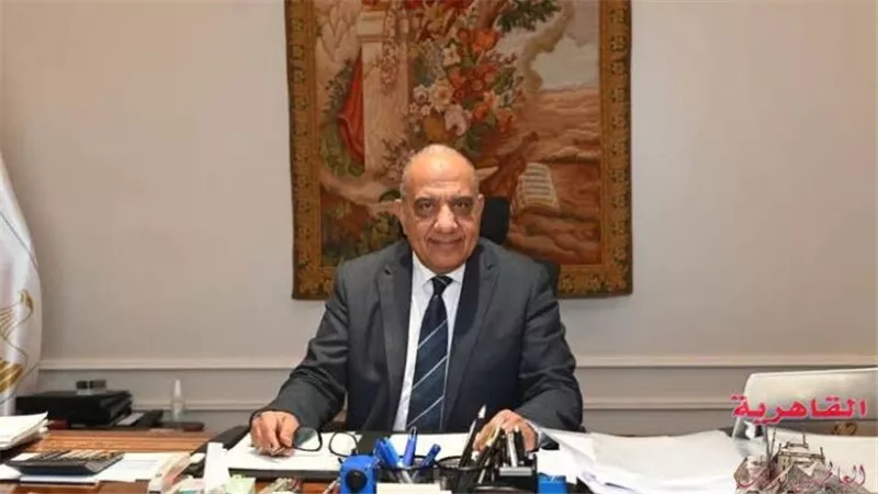وزير الكهرباء والطاقة يهنئ جميع العاملين بعيد الفطر المبارك 
